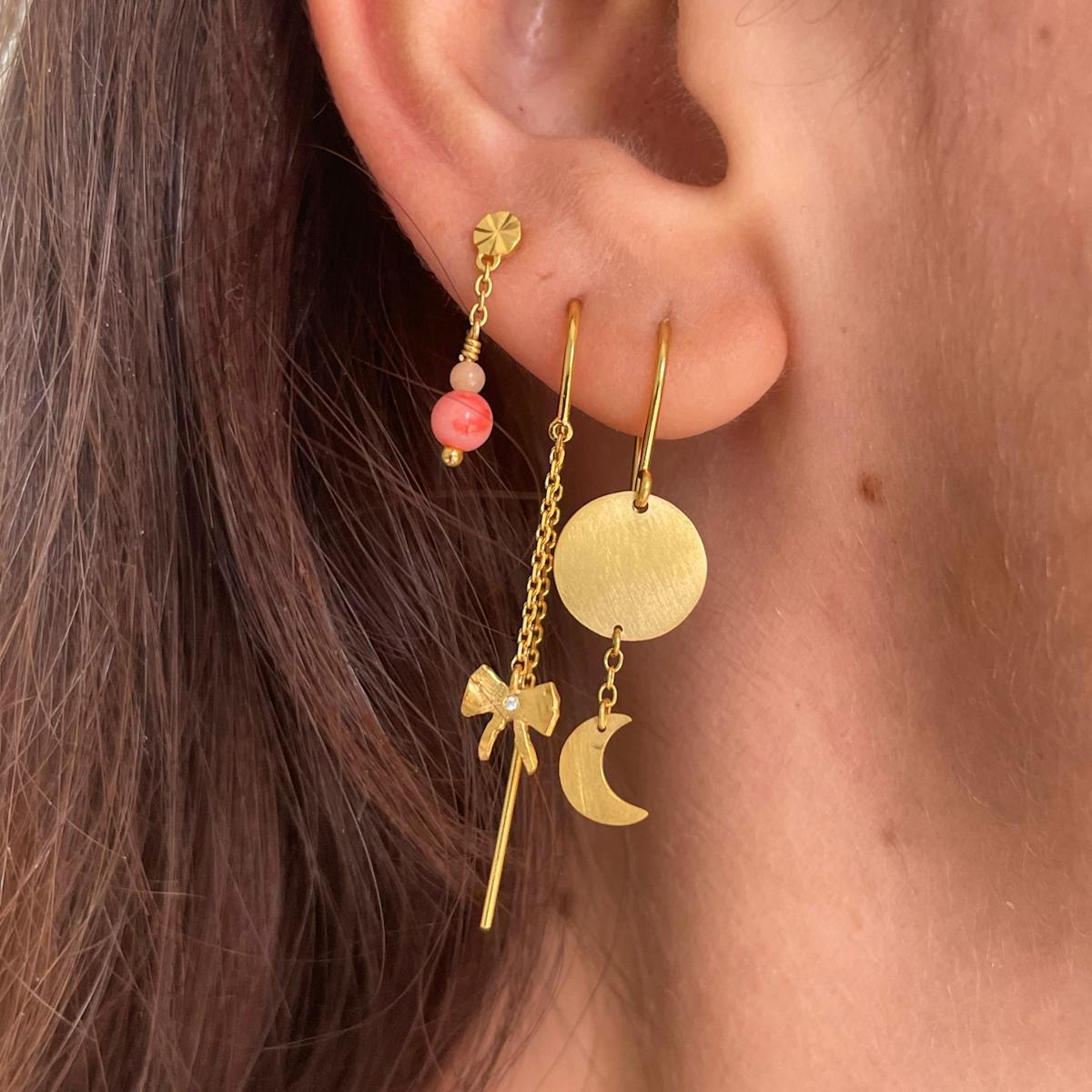 STINE A Jewelry — Tres Petit Etoile Earring With Coral STINE A Jewelry Tres Petit Etoile Earring With Coral — Øreringer
