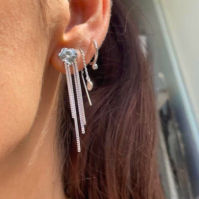 STINE A Jewelry — Shell Reflections Earring With Chains STINE A Jewelry Shell Reflections Earring With Chains — Boucle d'oreille