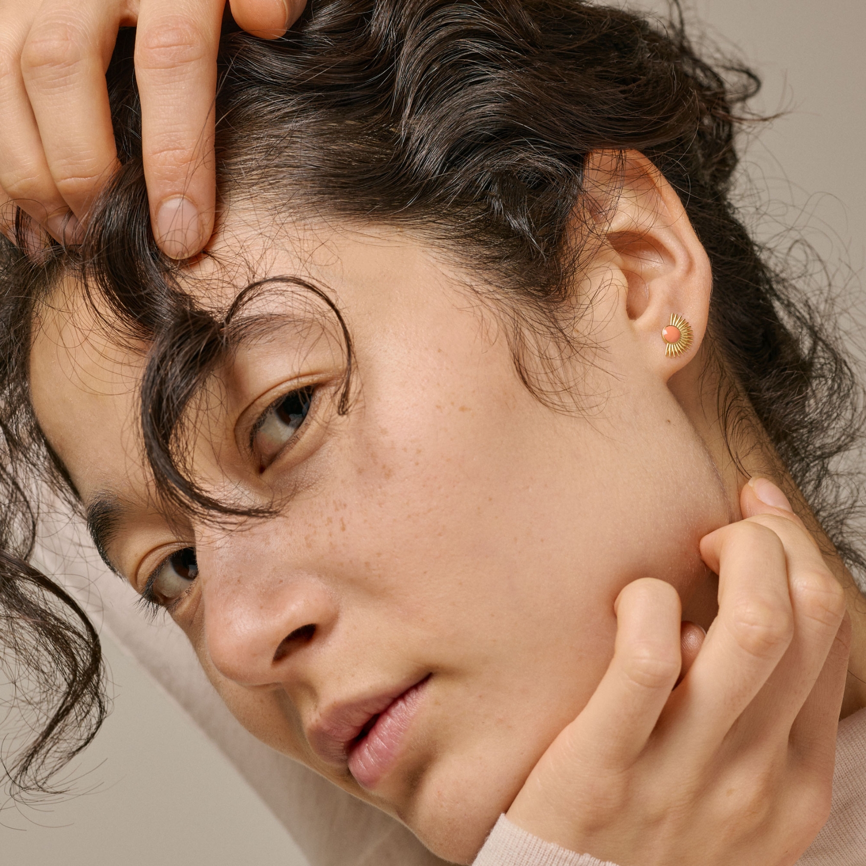 Enamel Copenhagen Soleil Studs Light Coral — Øreringe