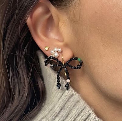 STINE A Jewelry — Lissé Bow Earring Black Dream Colors STINE A Jewelry Lissé Bow Earring Black Dream Colors — Øreringer