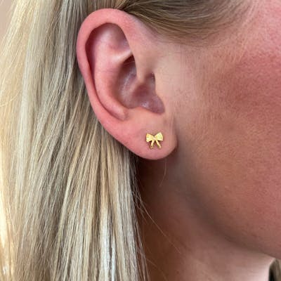 STINE A Jewelry — Petit Bow Earring With Stone STINE A Jewelry Petit Bow Earring With Stone — Øreringer