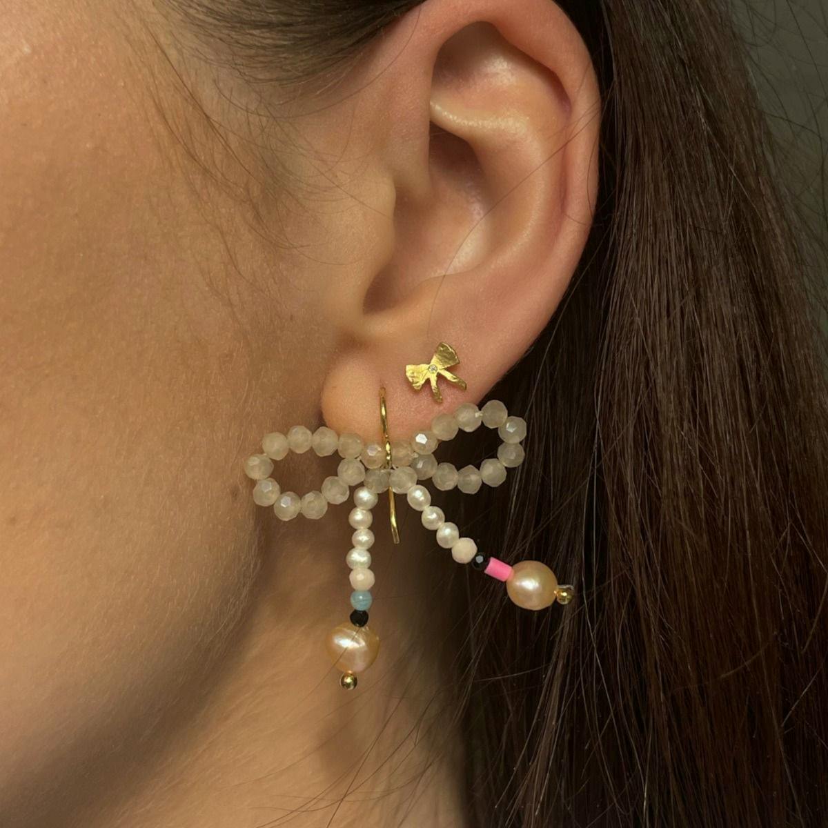 STINE A Jewelry — Glow Bow Earring Creamy Colors STINE A Jewelry Glow Bow Earring Creamy Colors — Øreringer
