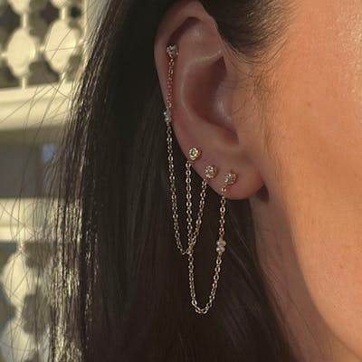 STINE A Jewelry — Twin Flow Earring With Stones, Chain & Pearls STINE A Jewelry Twin Flow Earring With Stones, Chain & Pearls — Boucle d'oreille