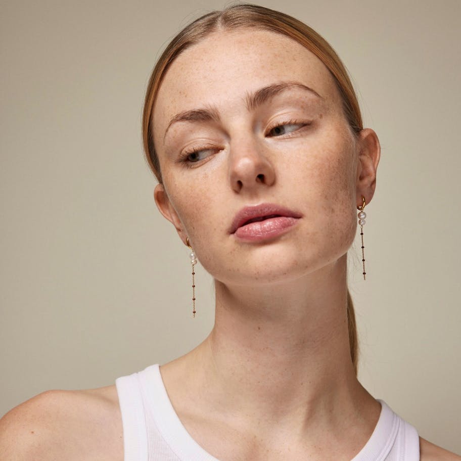 Enamel Copenhagen — Lola Double Pearl Copper Hoops Enamel Copenhagen Lola Double Pearl Copper Hoops — Örhängen