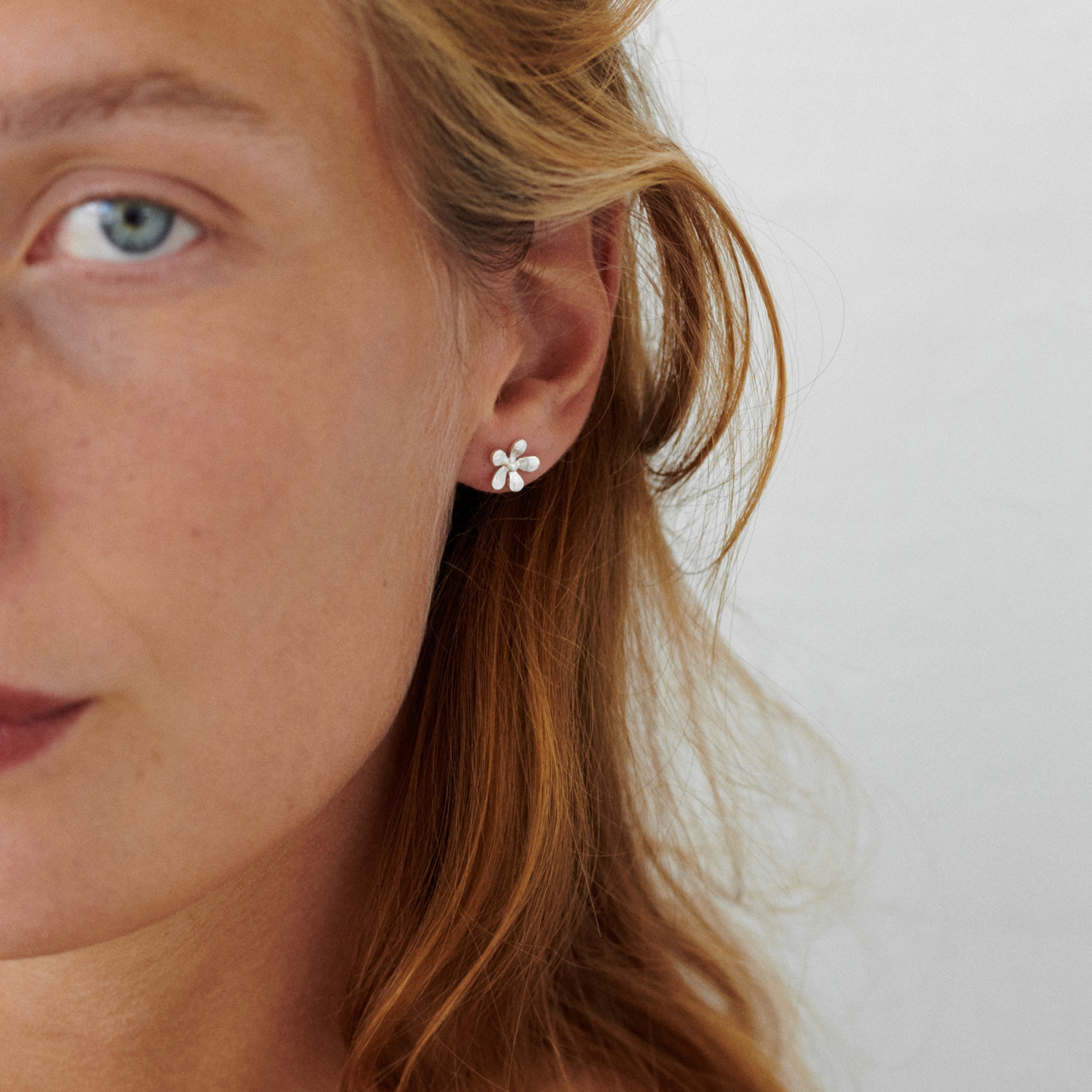 Pernille Corydon Wild Poppy Earsticks — Øreringe