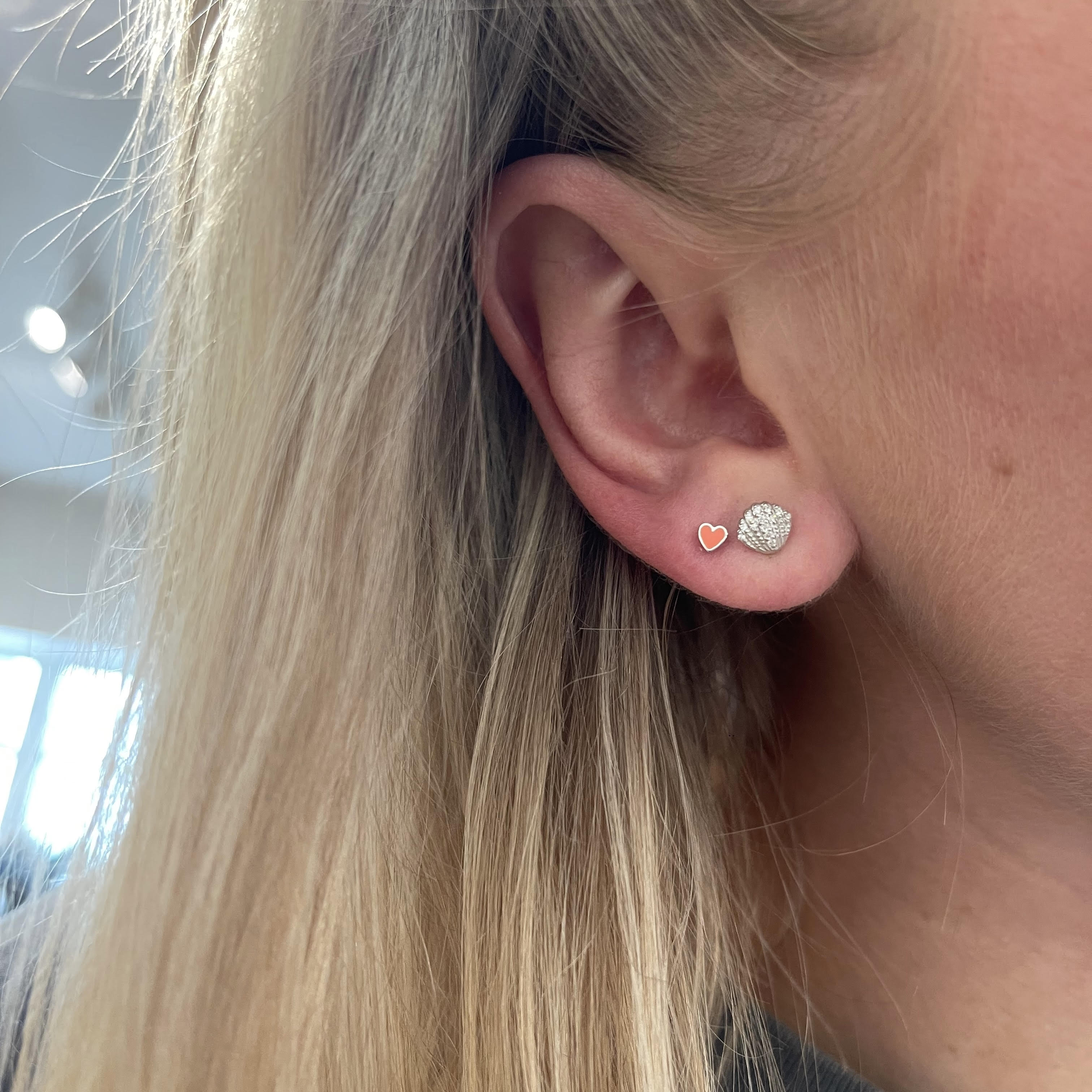 STINE A Jewelry Tres Petit Vintage Shell Earring — Boucle d'oreille