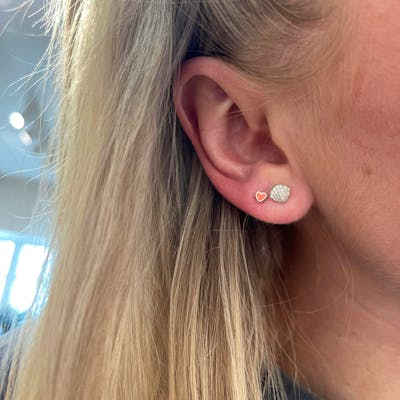 STINE A Jewelry — Tres Petit Vintage Shell Earring STINE A Jewelry Tres Petit Vintage Shell Earring — Oorbel