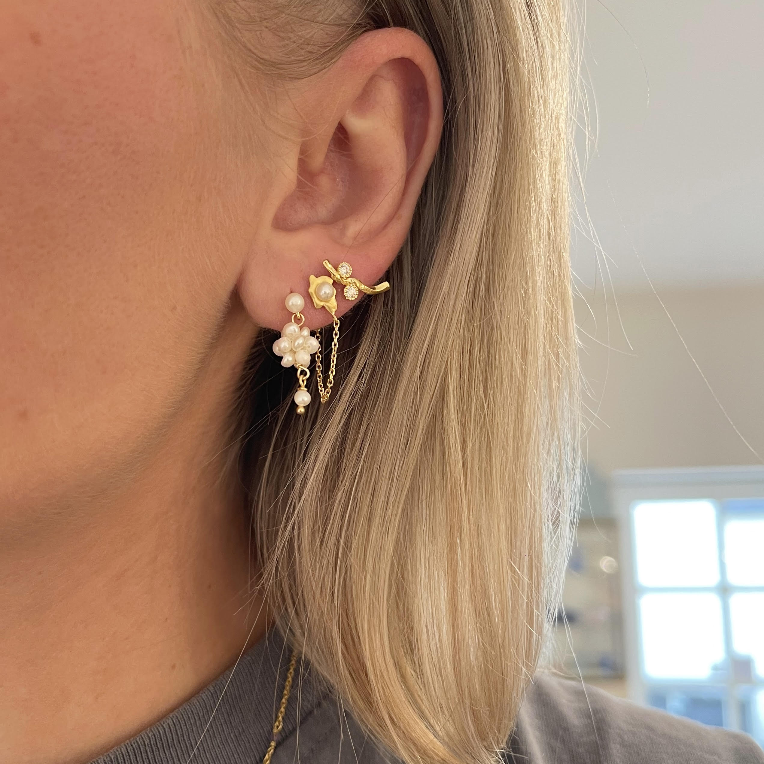 STINE A Jewelry Flow Earring With Two Stones — Kolczyk