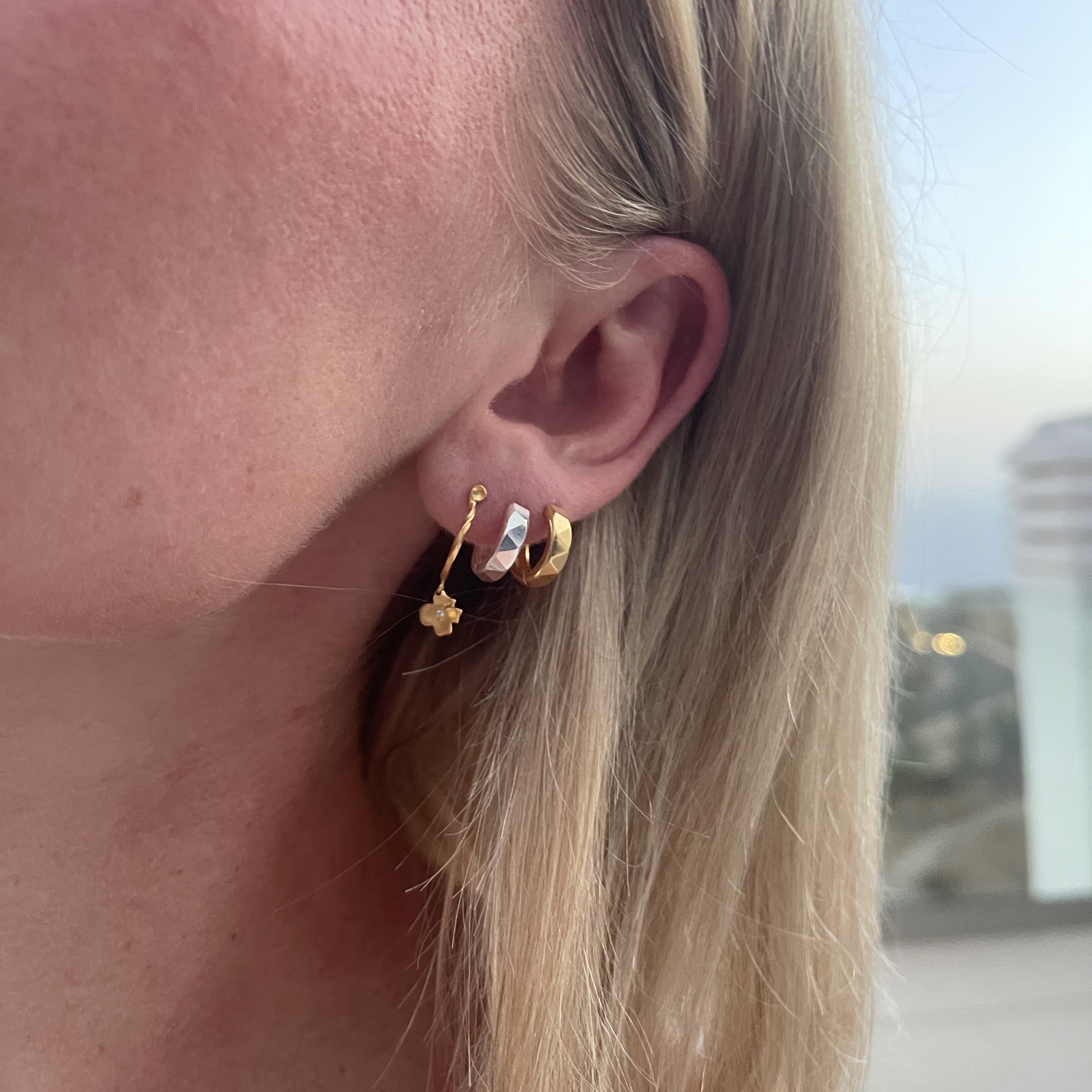 STINE A Jewelry Petit Flow Creol With Garden Flower — Náušnice