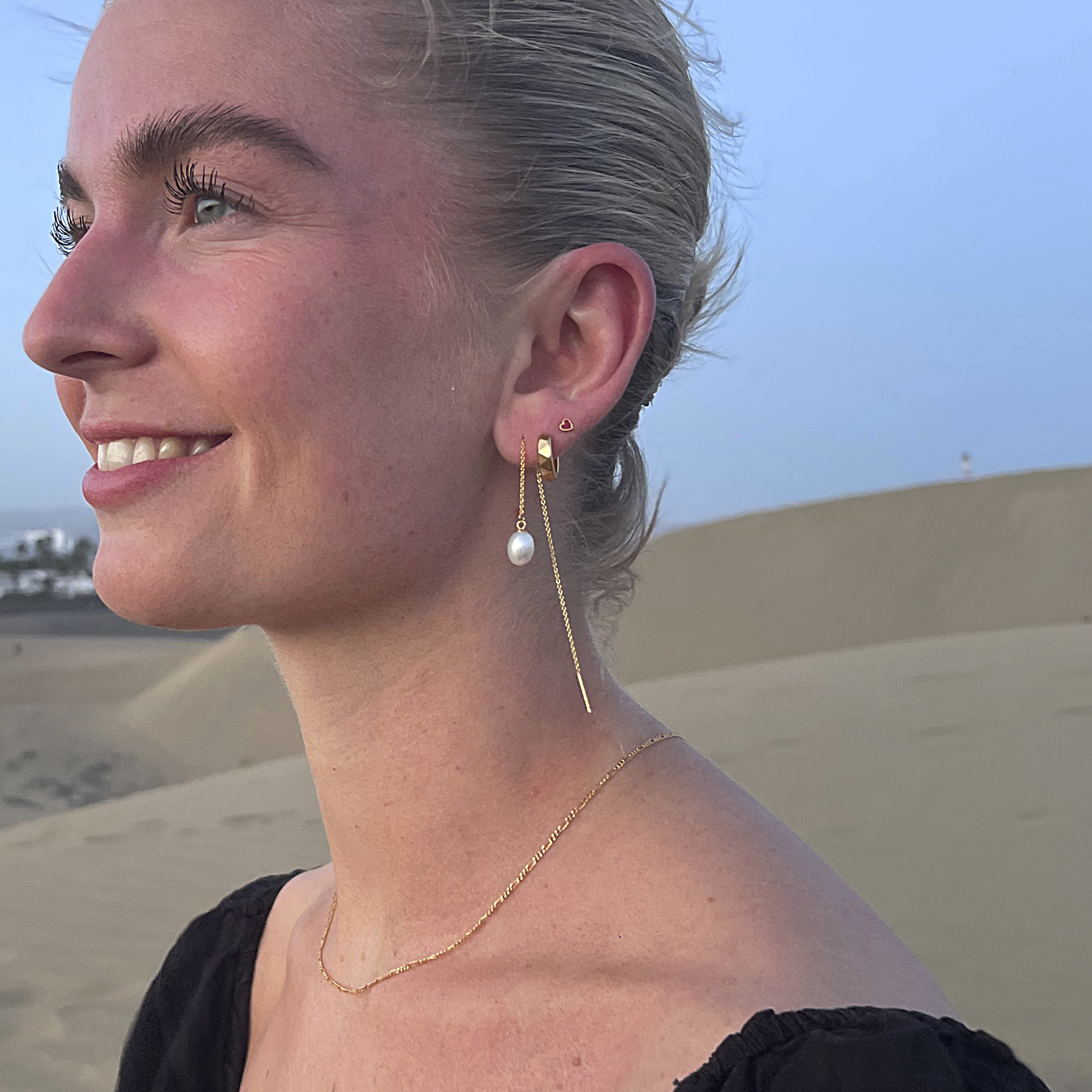 A-Hjort Jewellery Katja Pearl Earchains — Kolczyk