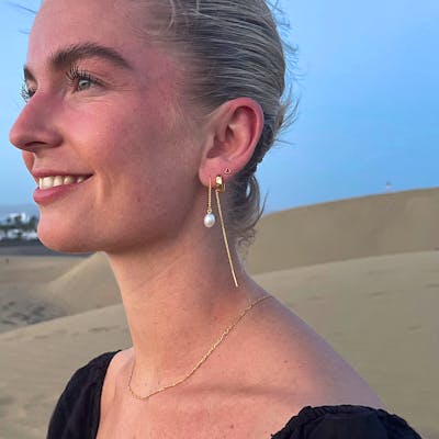 A-Hjort Jewellery — Katja Pearl Earchains A-Hjort Jewellery Katja Pearl Earchains — Kolczyk