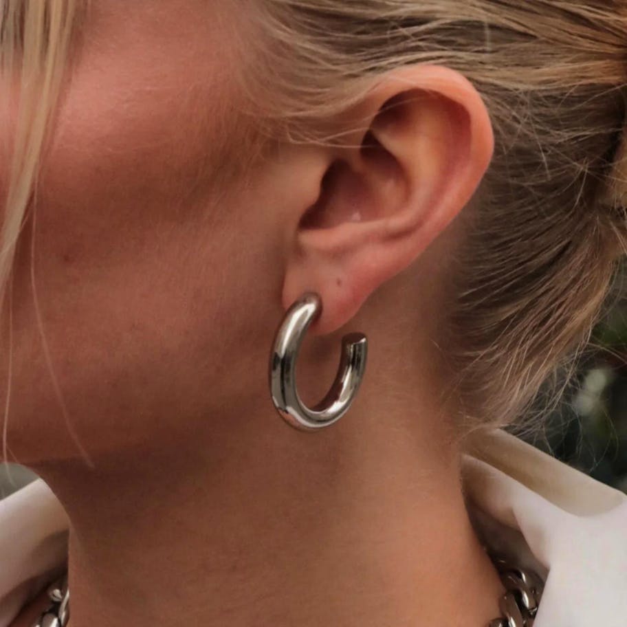 Sistie 2nd — Aura Medium Hoops Sistie 2nd Aura Medium Hoops — Örhängen