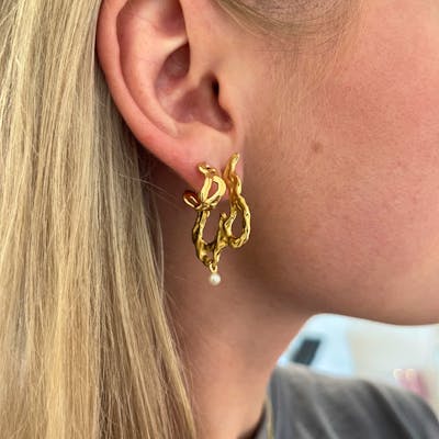 Jane Kønig — Small Space Hoop Right Jane Kønig Small Space Hoop Right — Earrings