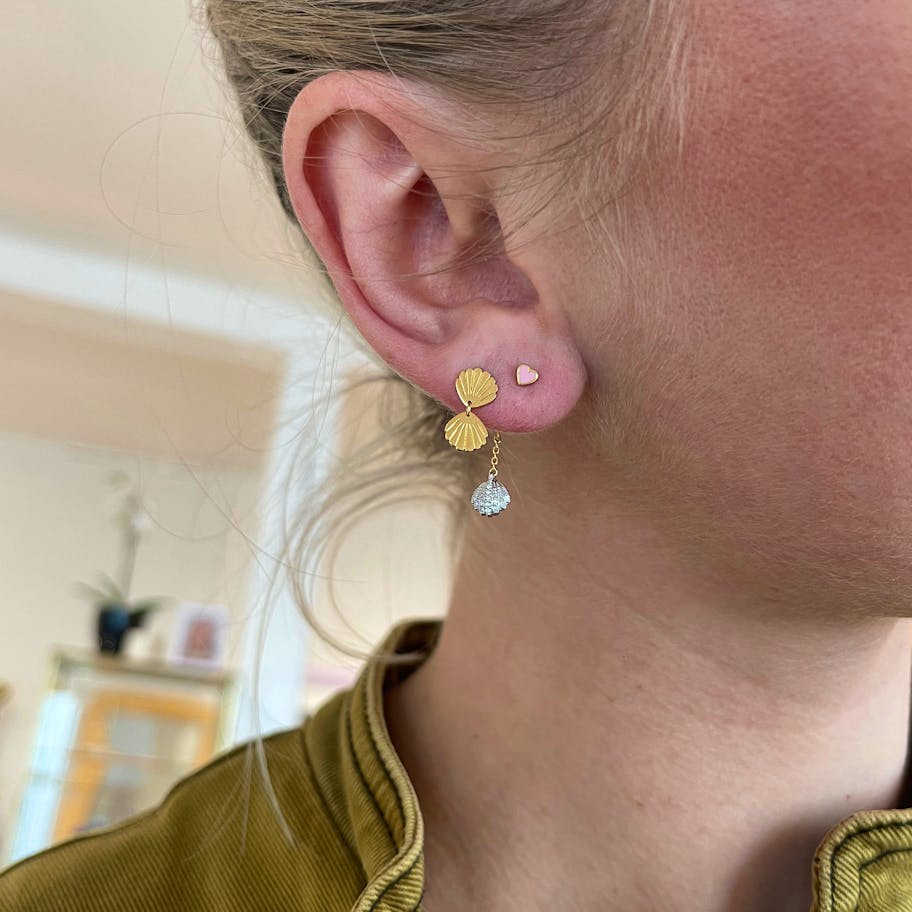 STINE A Jewelry — Two Petit Shell Earring STINE A Jewelry Two Petit Shell Earring — Boucle d'oreille
