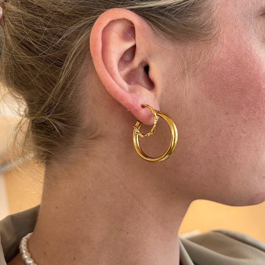 Pico — Isla Petite Hoops Pico Isla Petite Hoops — Oorbel