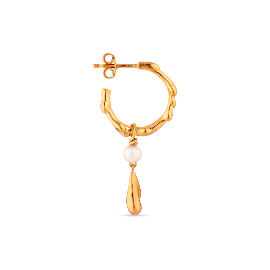 Jane Kønig — Drippy Hoop With Pearl Drop Jane Kønig Drippy Hoop With Pearl Drop — Øreringe