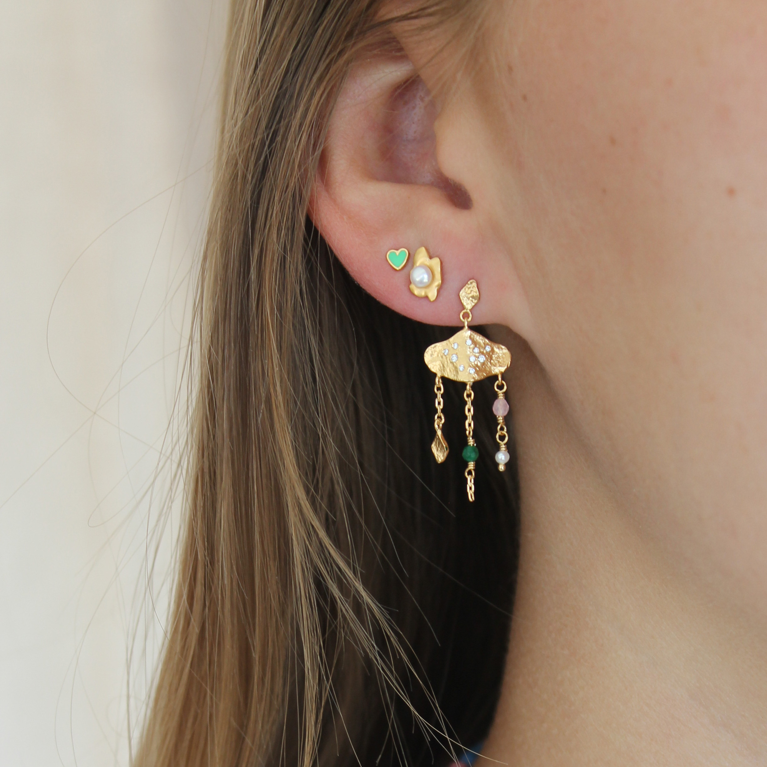 STINE A Jewelry Petit Shelly Pearl Earring — Náušnice