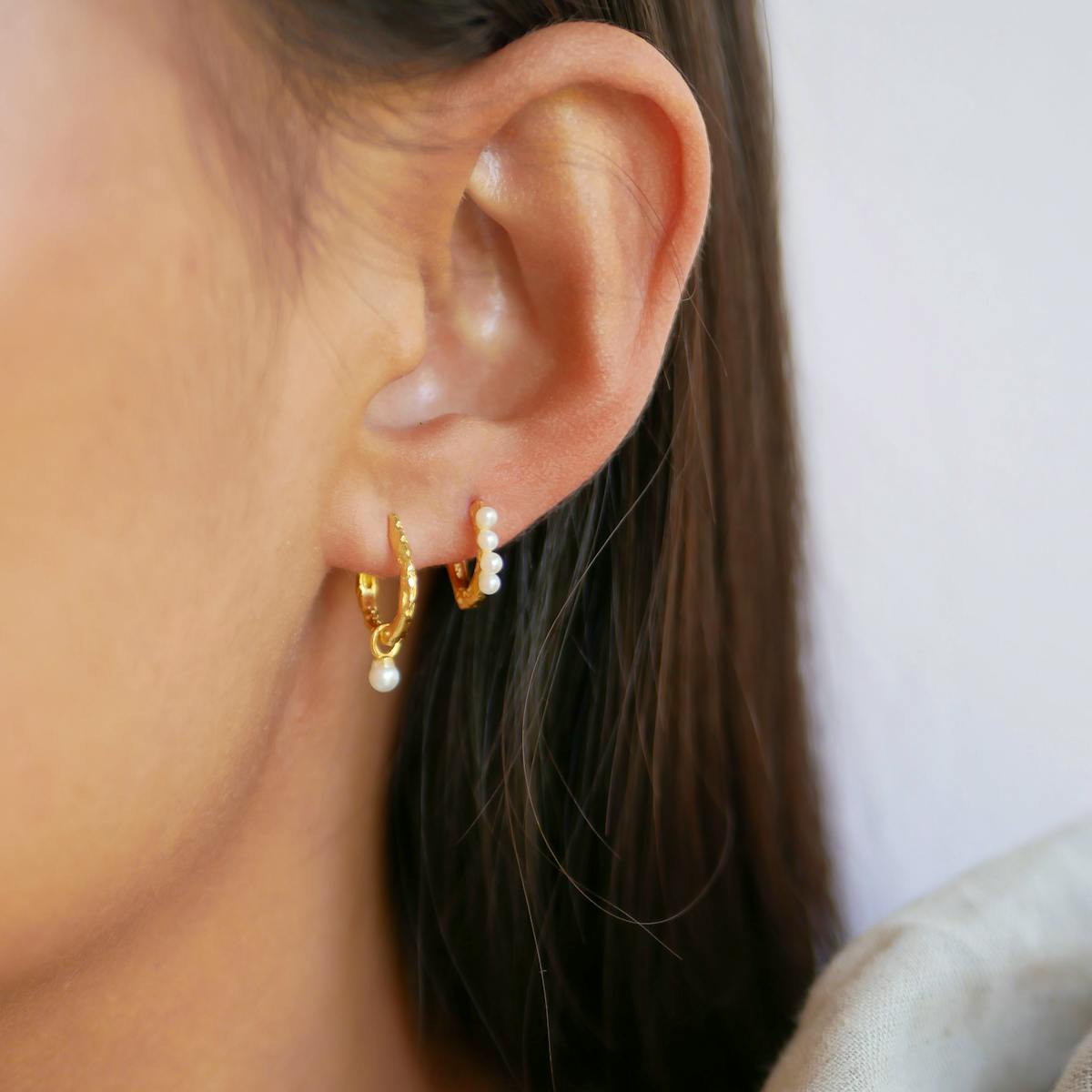 Enamel Copenhagen — Belle Pearl Hoops Enamel Copenhagen Belle Pearl Hoops — Náušnice
