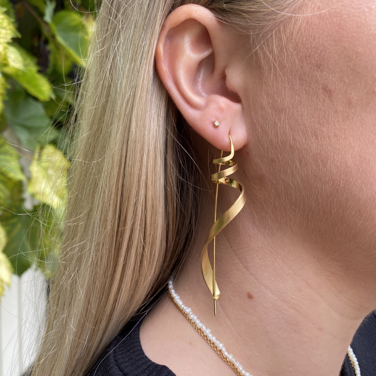Jane Kønig Ringlet Earring  Right — Korvakorut