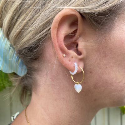 Jane Kønig — Row Pearl Twist Hoop Jane Kønig Row Pearl Twist Hoop — Earrings