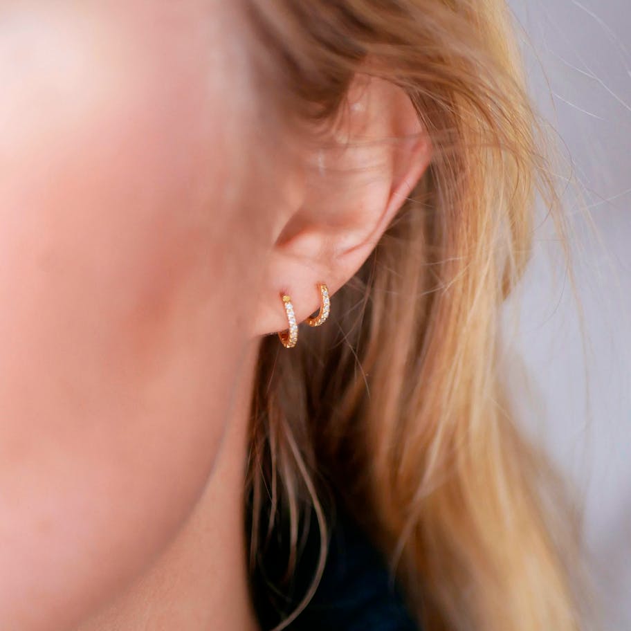 Enamel Copenhagen — Petite Flora Hoops 8mm Enamel Copenhagen Petite Flora Hoops 8mm — Örhängen