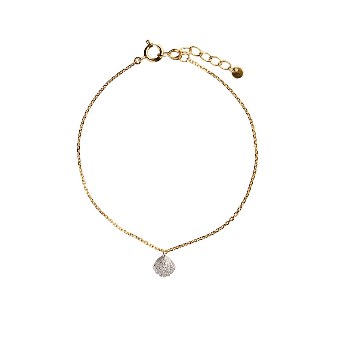STINE A Jewelry — Tres Petit Vintage Shell Bracelet STINE A Jewelry Tres Petit Vintage Shell Bracelet — Bracelet