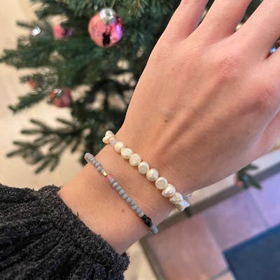 STINE A Jewelry — Perlie Creme Bracelet With Blue & Pink Stone STINE A Jewelry Perlie Creme Bracelet With Blue & Pink Stone — Armband