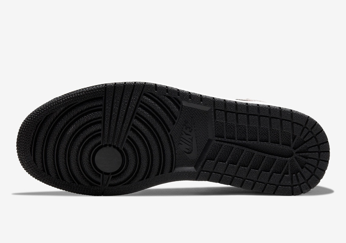 Air Jordan 1 High OG "Black Satin"