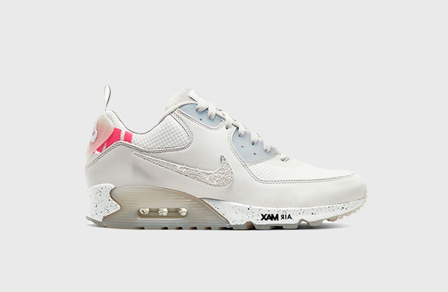 Undefeated x Nike Air Max 90 (White) Undefeated x Nike Air Max 90 (White)
