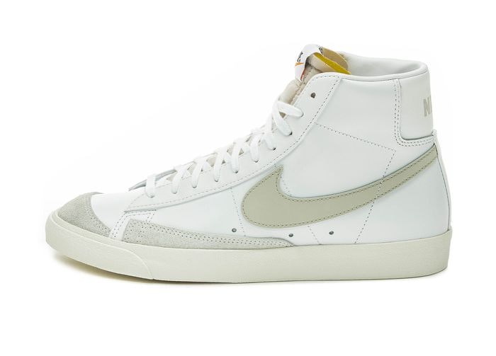 Nike Blazer Mid 77 VNTG "Light Bone"