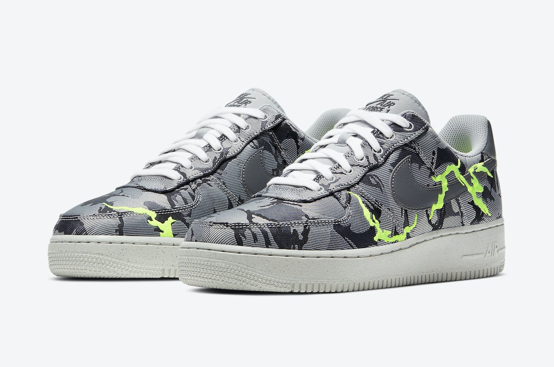 Nike Air Force 1 07 LX "Vibrant Green"