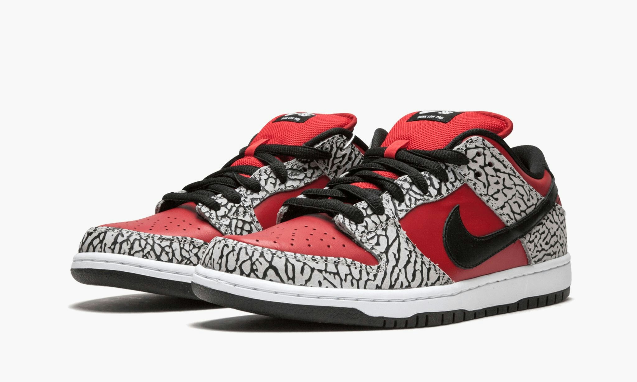 Supreme x Nike SB Dunk Low "Red Cement"