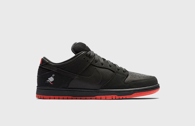 Jeff Staple x Nike SB Dunk Low "Black Pigeon" Jeff Staple x Nike SB Dunk Low "Black Pigeon"
