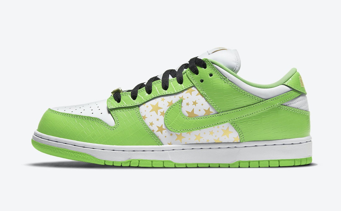 Supreme x Nike SB Dunk Low "Mean Green"