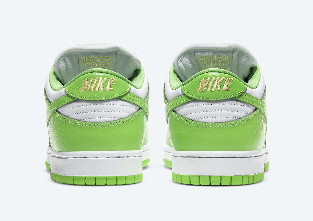 Supreme x Nike SB Dunk Low "Mean Green"