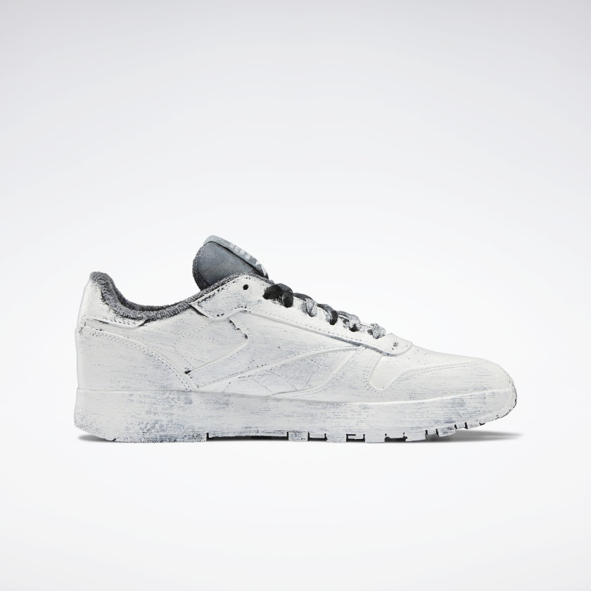 Maison Margiela x Reebok Classic Leather Tabi "Icey White"