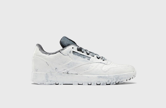 Maison Margiela x Reebok Classic Leather Tabi "Icey White" Maison Margiela x Reebok Classic Leather Tabi "Icey White"
