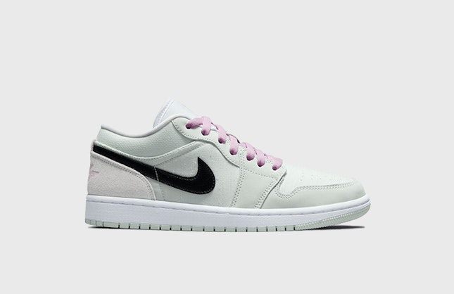 Air Jordan 1 Low SE "Barely Green"