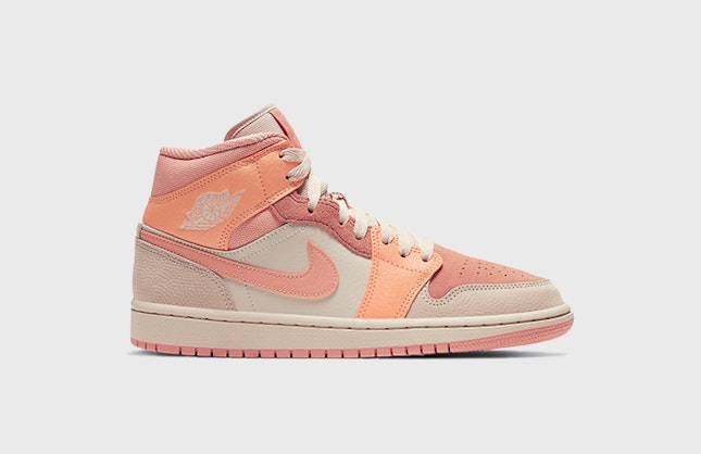 Air Jordan 1 Mid "Atomic Orange"