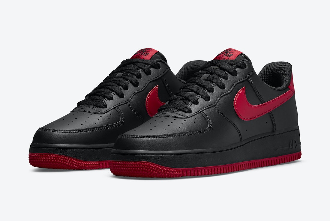 Nike Air Force 1 Low "Bred"