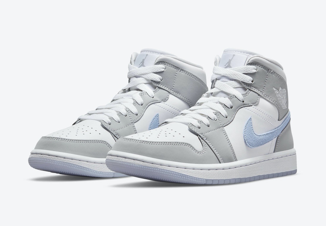 Air Jordan 1 Mid "Wolf Grey"