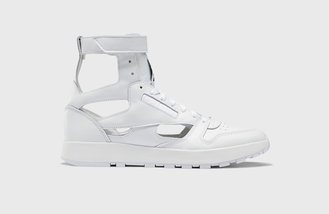 Maison Margiela x Reebok Classic Leather Tabi High "Triple White" Maison Margiela x Reebok Classic Leather Tabi High "Triple White"