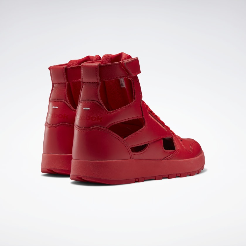 Maison Margiela x Reebok Classic Leather Tabi High "Triple Red"