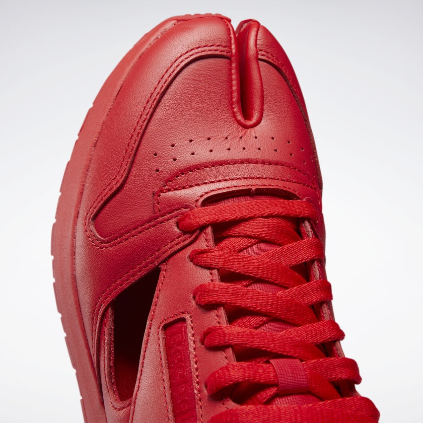 Maison Margiela x Reebok Classic Leather Tabi High "Triple Red"