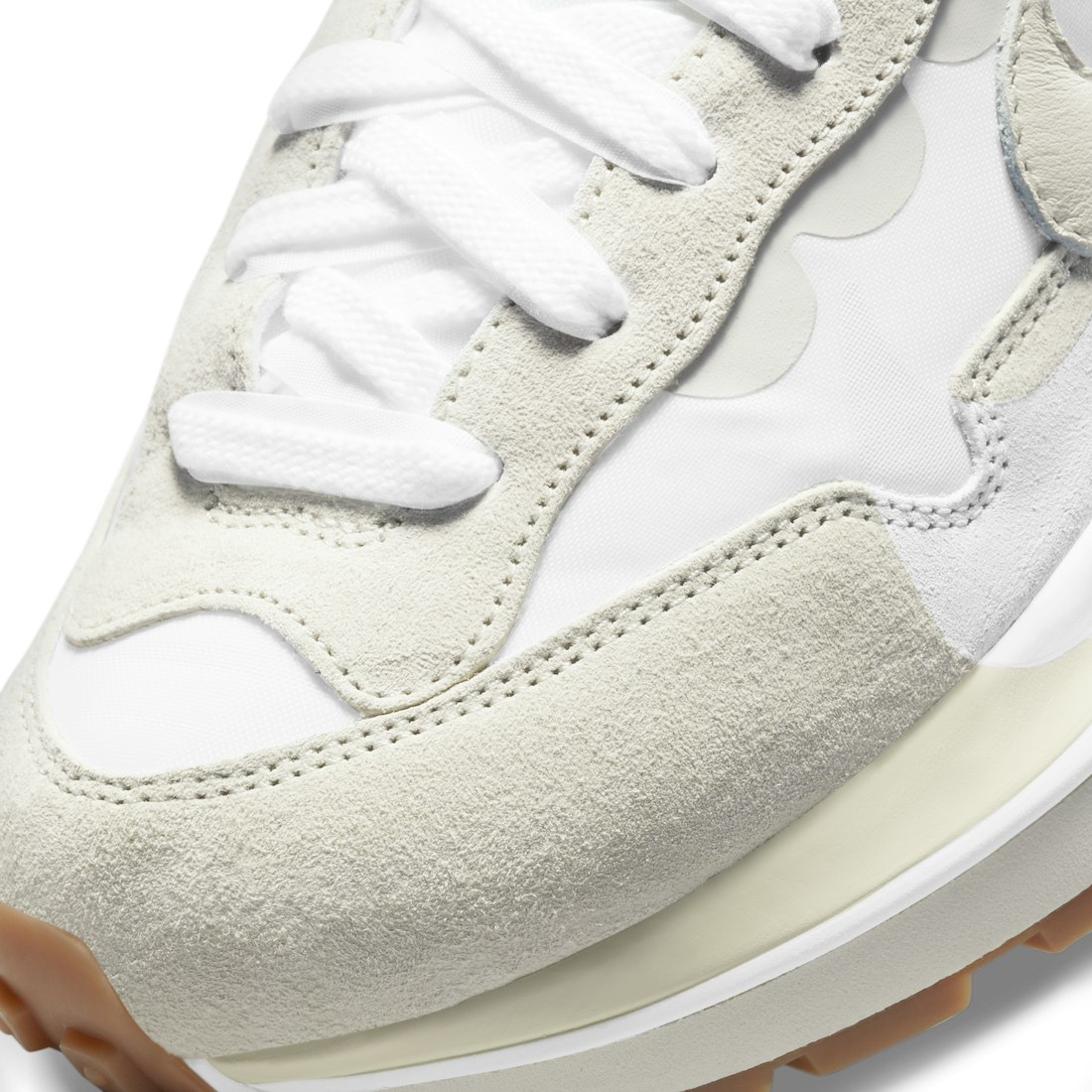 Sacai x Nike Vaporwaffle "Sail Gum"