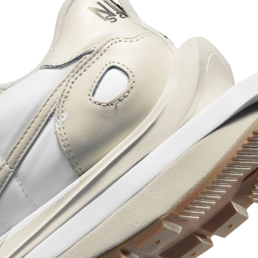 nike vaporwaffle white sail