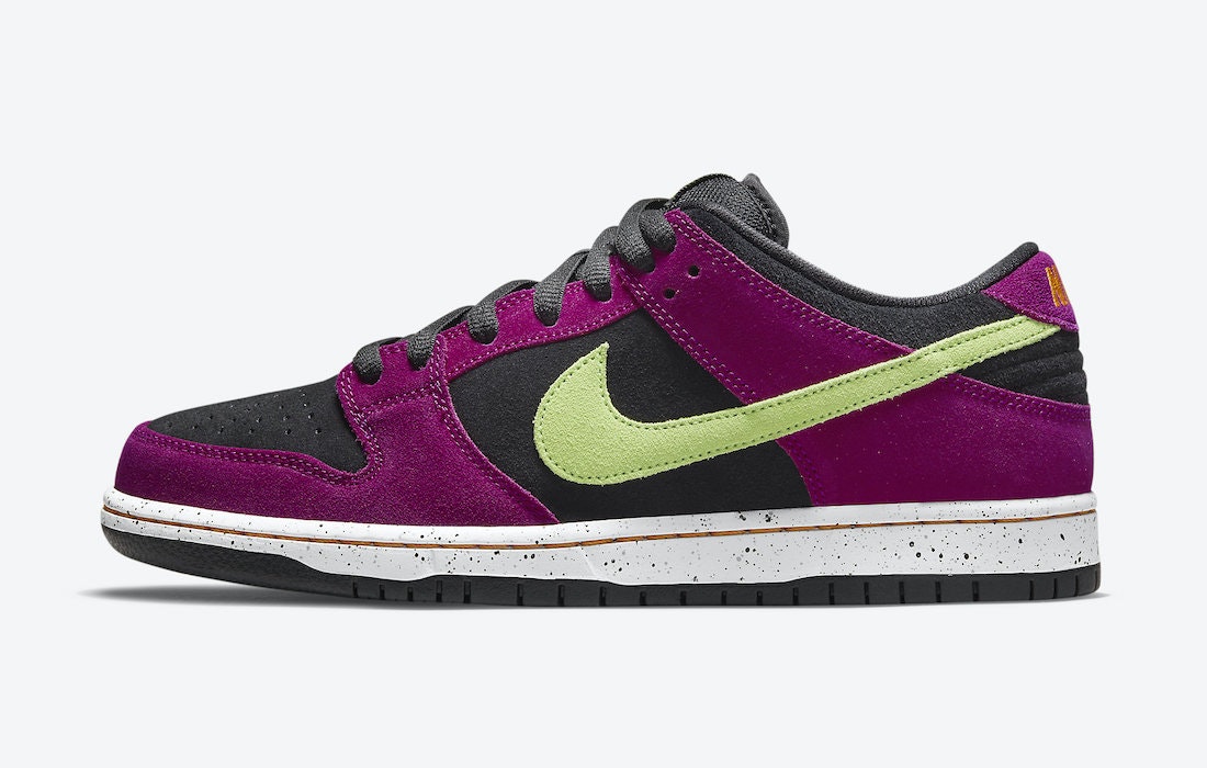 Nike SB Dunk Low ACG “Red Plum”