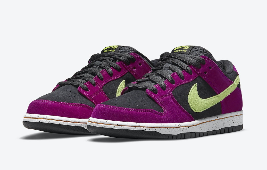 Nike SB Dunk Low ACG “Red Plum”