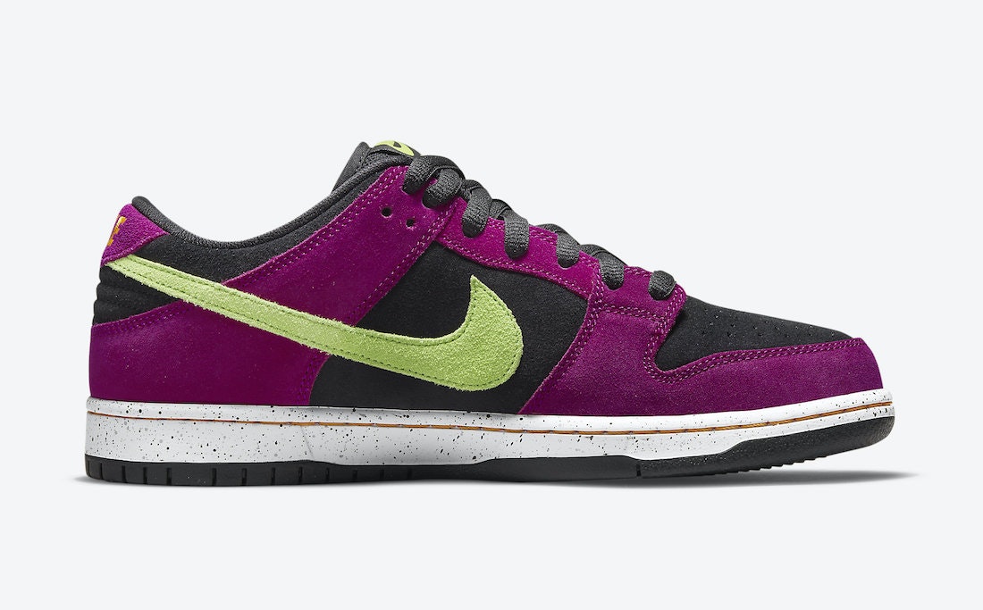 Nike SB Dunk Low ACG “Red Plum”