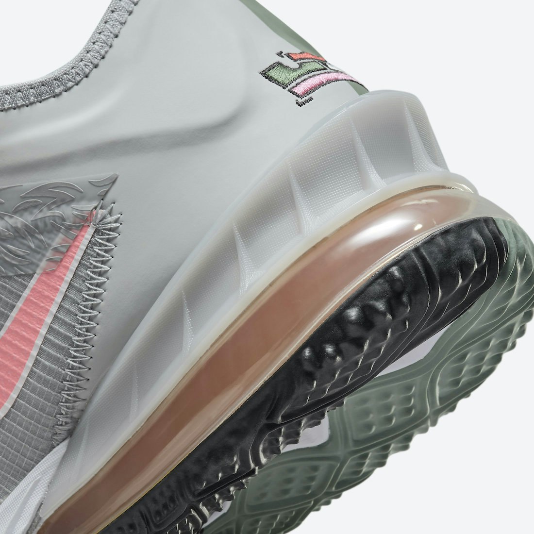 Space Jam x Nike LeBron 18 Low “Bugs Bunny x Marvin The Martian”